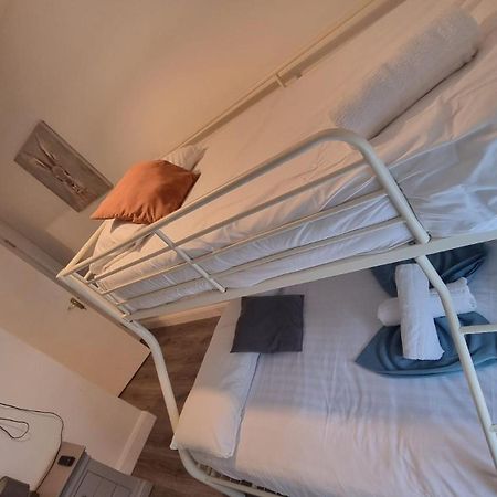 Eyre Square Lane Budget Rooms Galway Exteriör bild