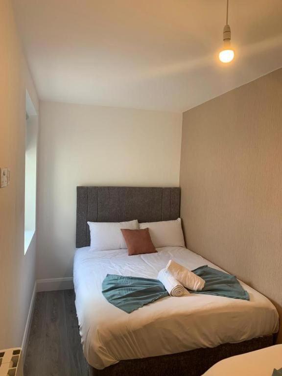 Eyre Square Lane Budget Rooms Galway Exteriör bild