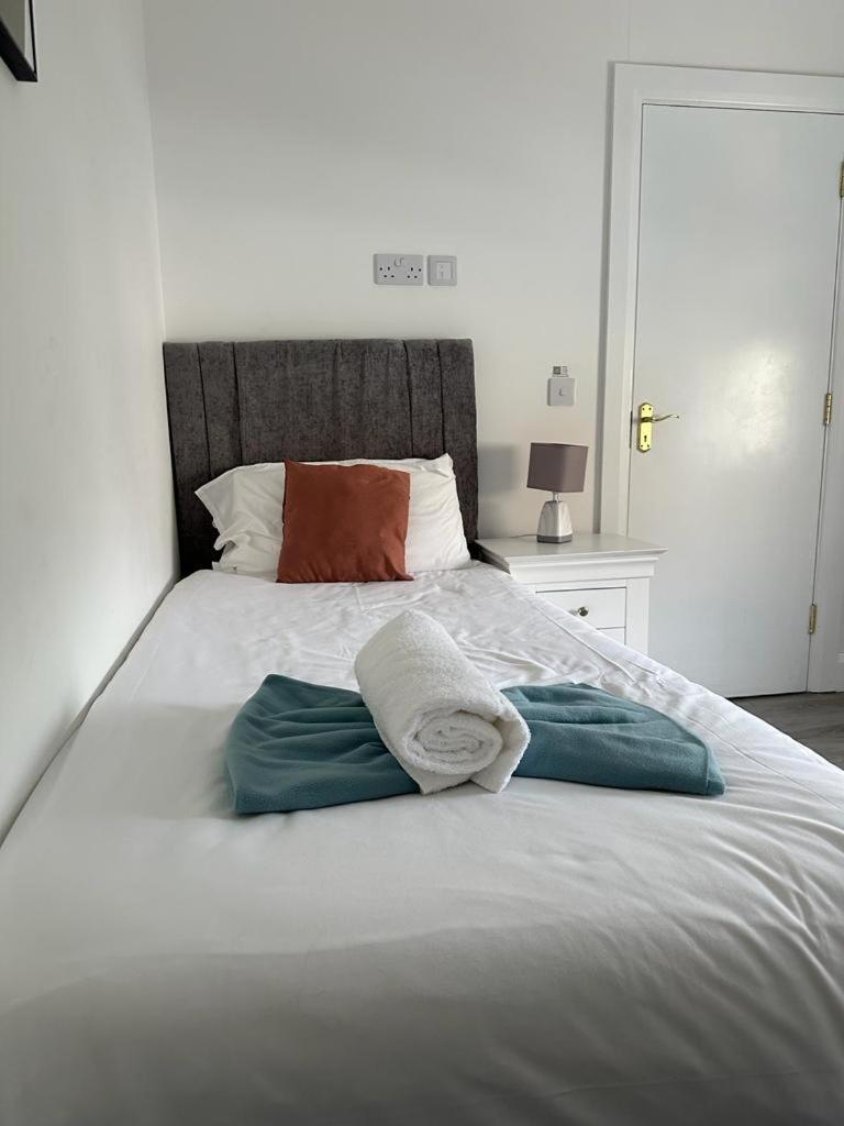Eyre Square Lane Budget Rooms Galway Exteriör bild